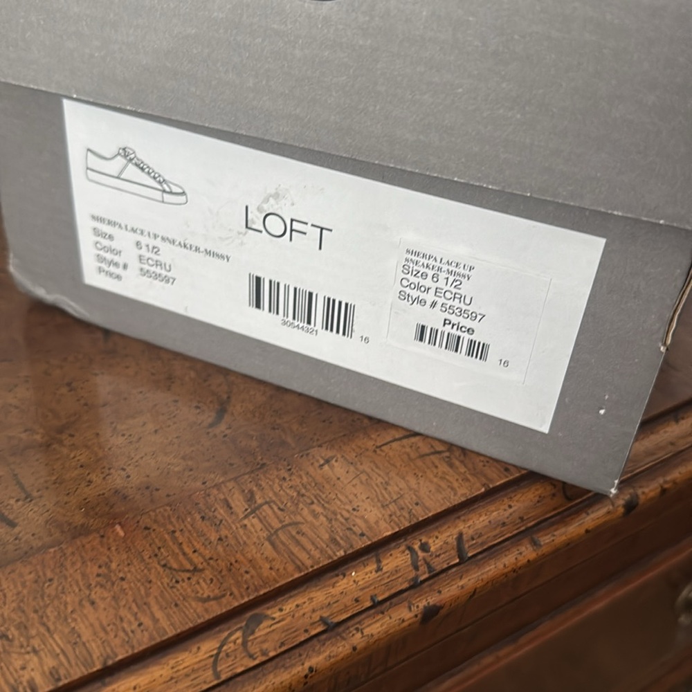 Loft Women's Tennis Shoes Size 6.5 - Picture 2 of 3